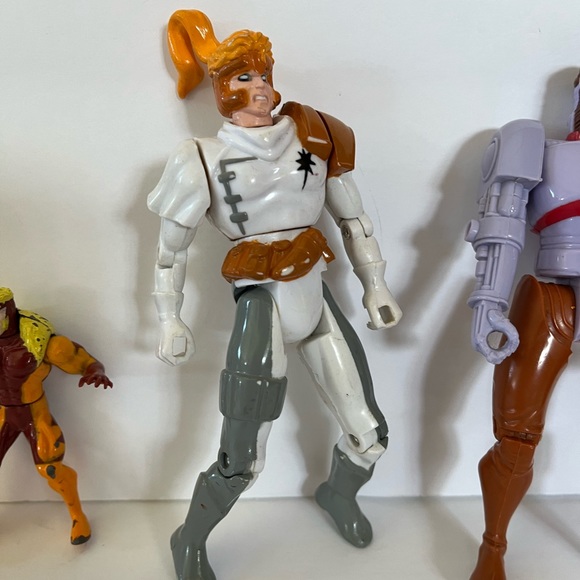 Lot of 4  Vintage Marvel X-men Actions Figures Sabre tooth Kane Uncanny - Picture 4 of 9